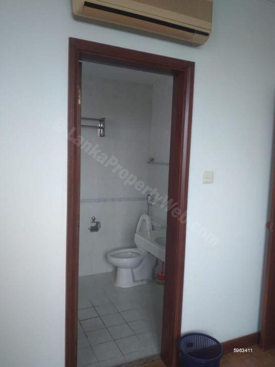 Bathroom - Apartment for rent in Rajagiriya