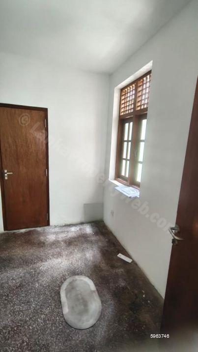 Commercial for rent in Colombo 4
