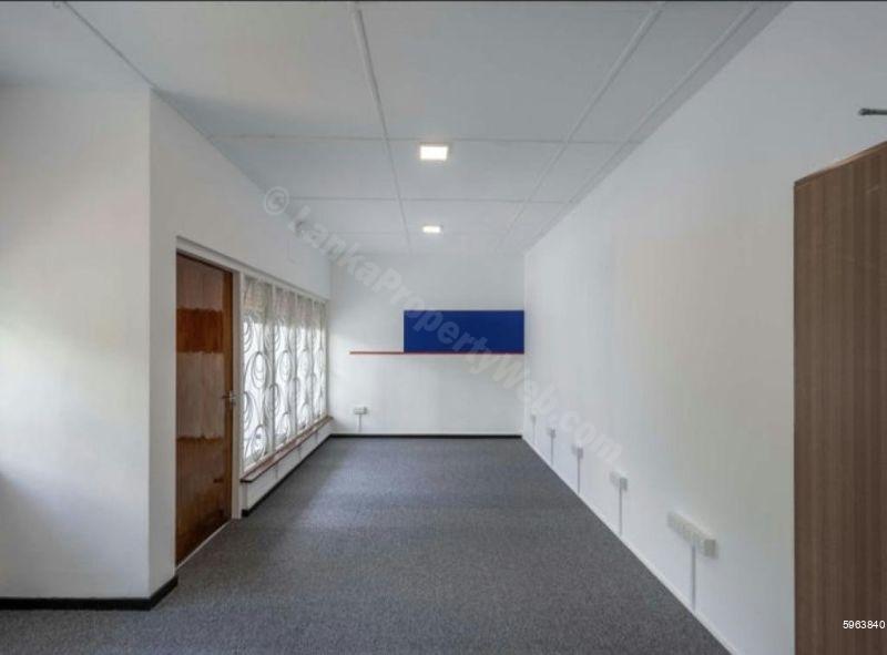 Commercial for rent in Colombo 5