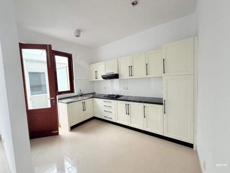 Kitchen - House for rent in Thalawathugoda