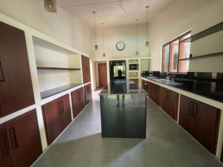 Kitchen - 5br Custom Built Luxury Residence For Lease In Battaramulla - Lh03696