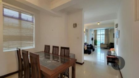 Dining room - Apartment for sale at Edmonton Towers, Colombo 5 