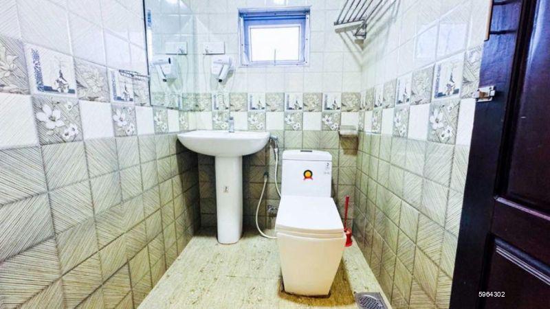 Commercial for rent in Colombo 8