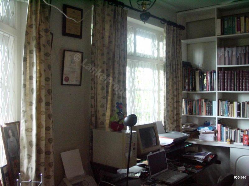 Bedroom/study - House for sale in Battaramulla
