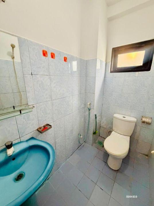 Bathroom - Apartment for sale in Dehiwala