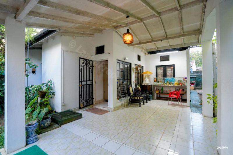 House for sale in Athurugiriya