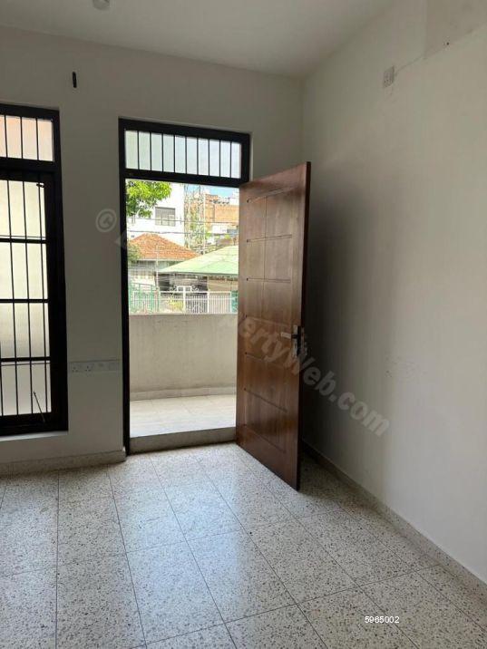 Commercial for sale in Colombo 13