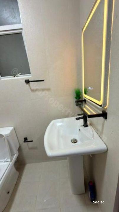 Bathroom - Apartment for rent in Dehiwala