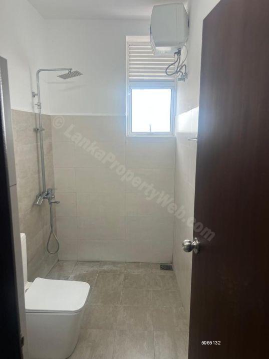 Bathroom - Apartment for rent in Dehiwala