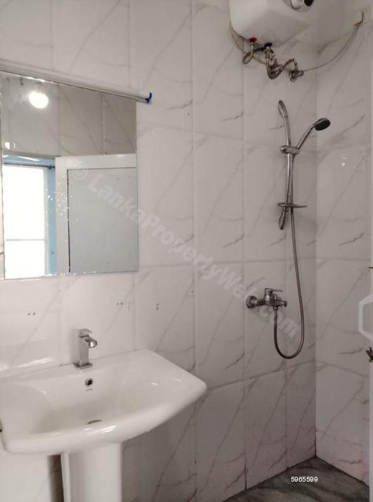 Bathroom - Apartment for sale in Colombo 6
