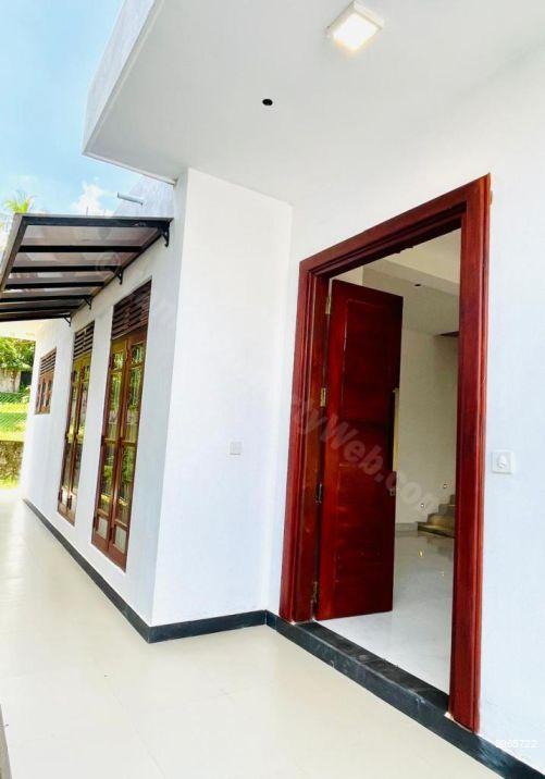 House for sale in Pannipitiya