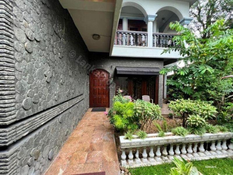 Exterior - House for sale in Colombo 5