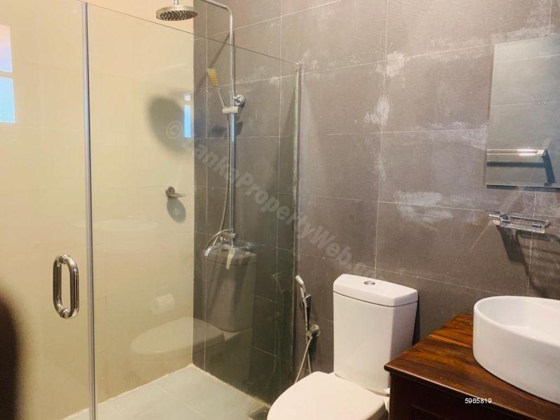 Bathroom - House for sale in Colombo 5