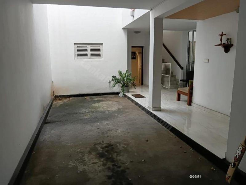Commercial for rent in Colombo 8