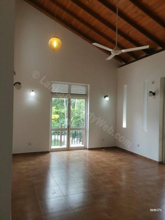 Family Room - House for sale in Pelawatte
