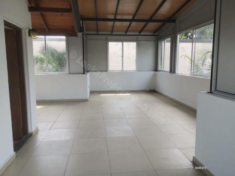 Rooftop - House for sale in Pelawatte