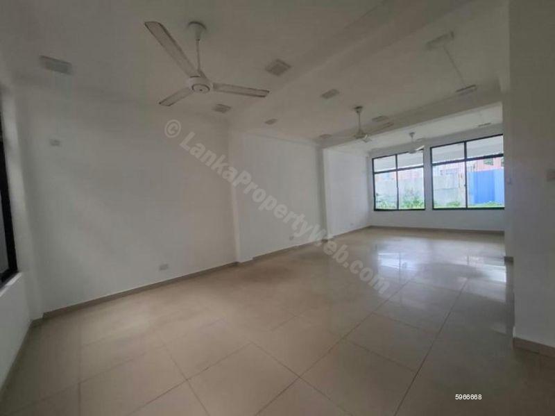 Commercial for rent in Colombo 3