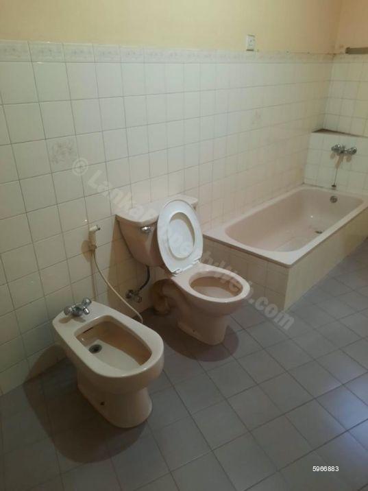 Bathroom - House for rent in Kottawa