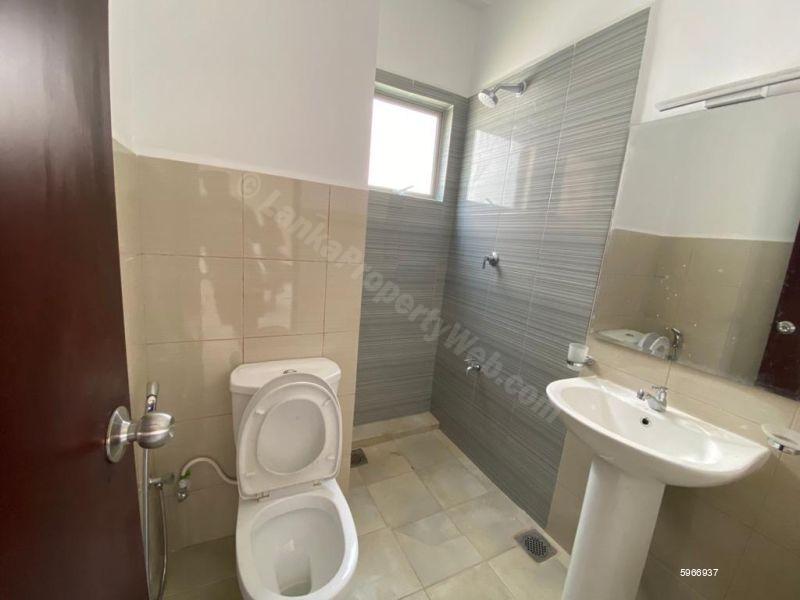 Bathroom - Apartment for sale in Godagama