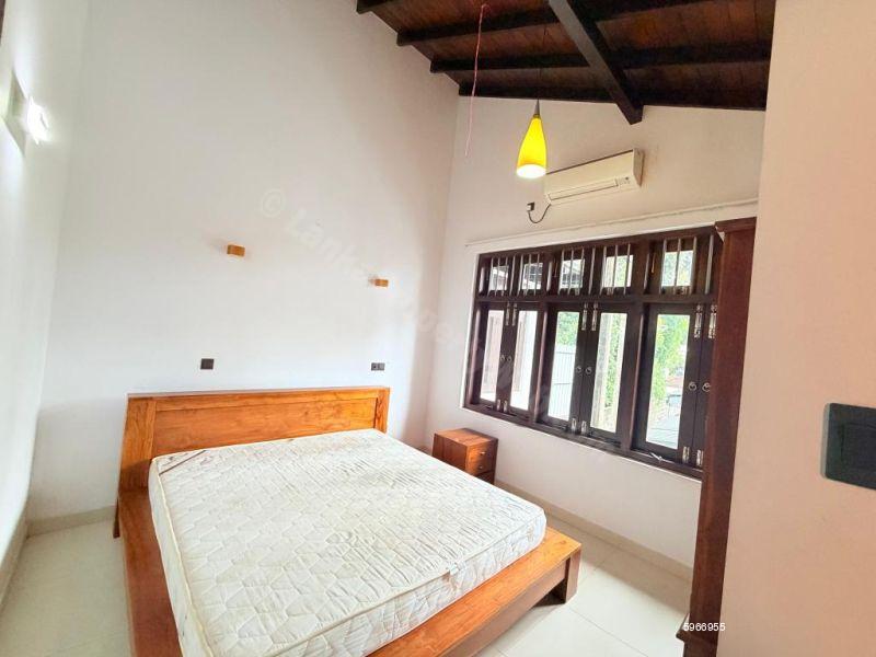 Bedroom - House for rent in Battaramulla