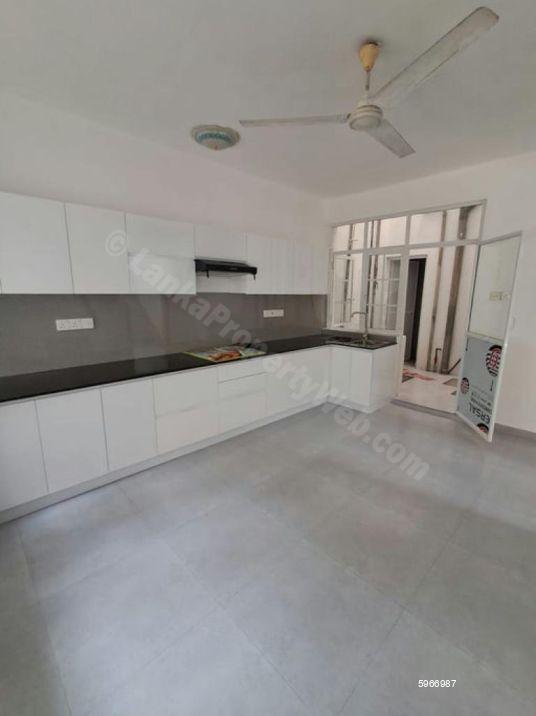 Kitchen - House for rent in Colombo 7