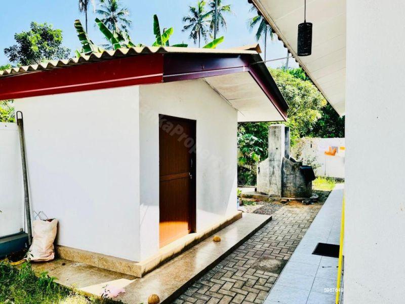 Exterior - House for sale in Minuwangoda