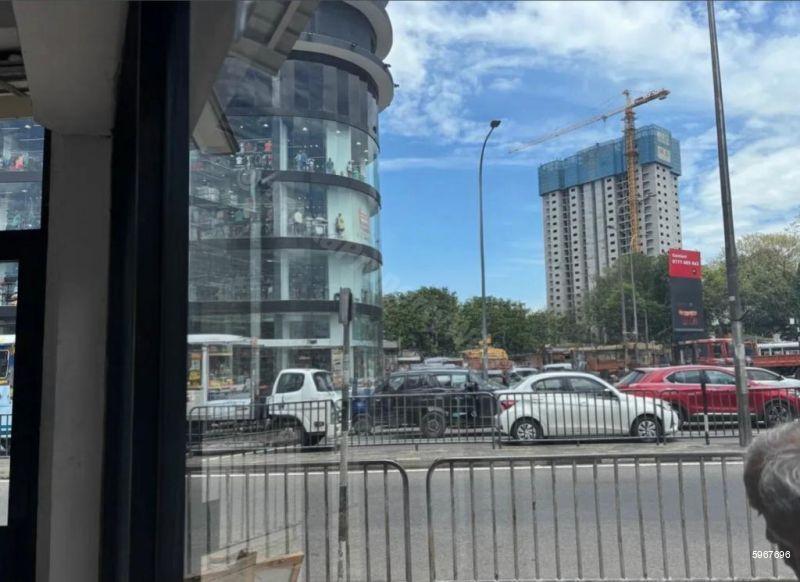 Commercial for rent in Colombo 8