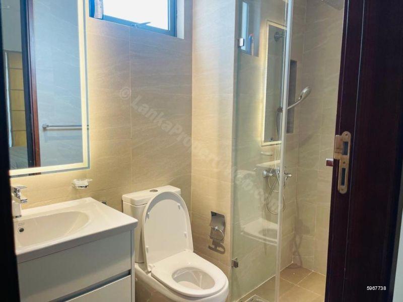 Bathroom - Apartment for rent in Colombo 2