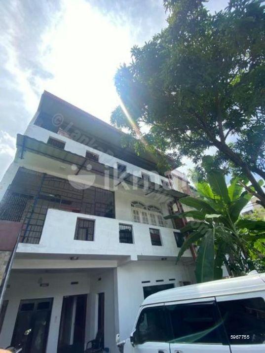 Exterior - House for rent in Colombo 6