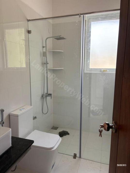 Bathroom - House for sale in Piliyandala