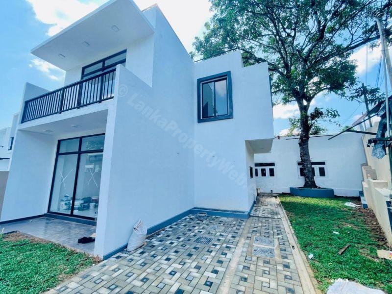 House for sale in Malabe