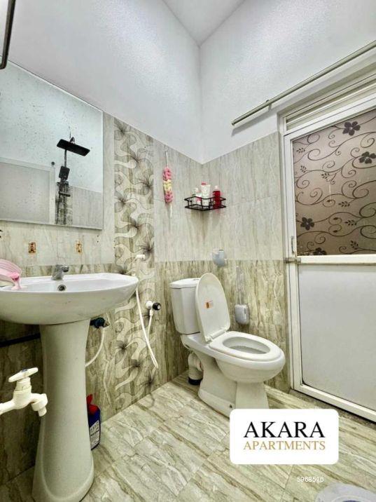 Bathroom - House for rent in Colombo 3