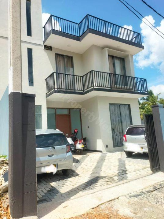 Commercial for sale in Homagama
