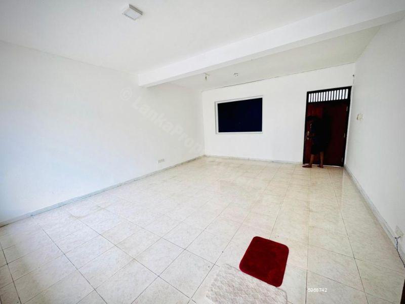 Commercial for sale in Rajagiriya