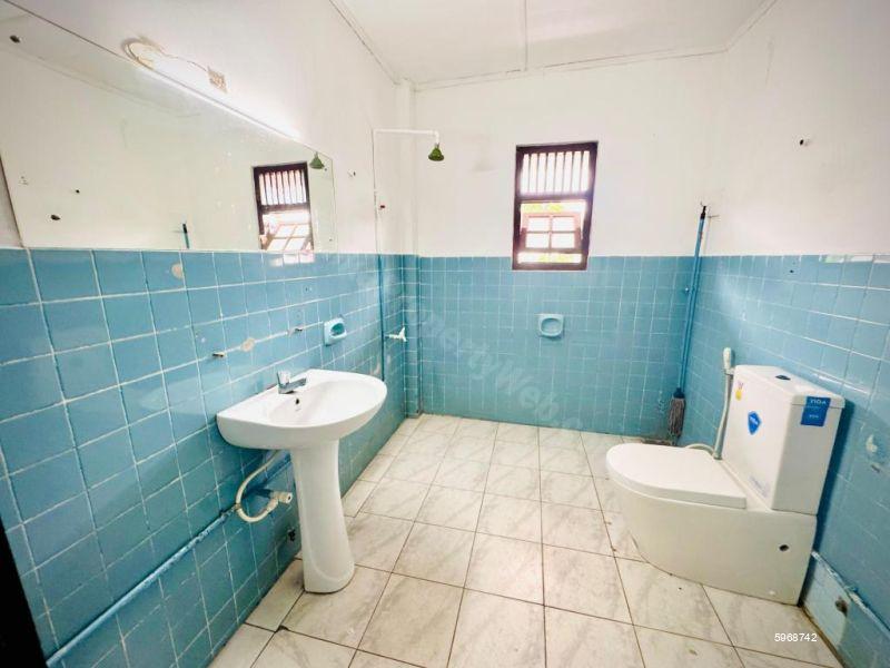 Commercial for sale in Rajagiriya