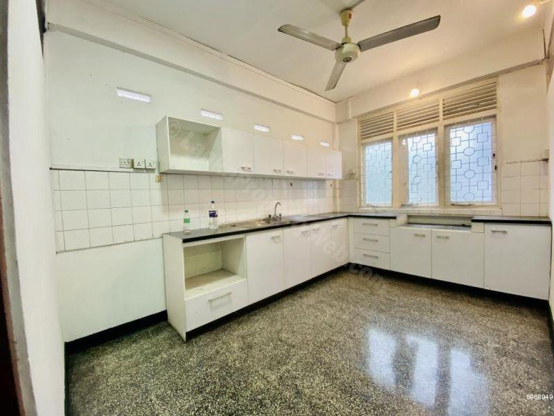 Kitchen - House for rent in Colombo 10