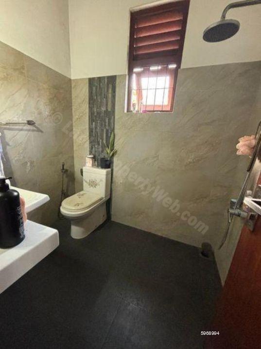 Bathroom - House for sale in Rajagiriya