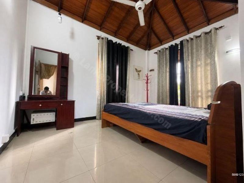 Bedroom - House for rent in Thalawathugoda