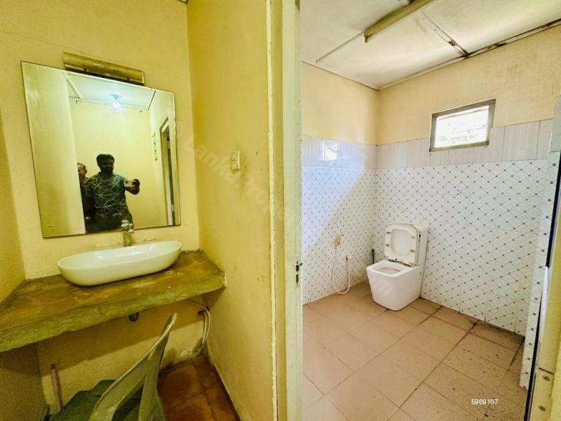 Commercial for sale in Moratuwa