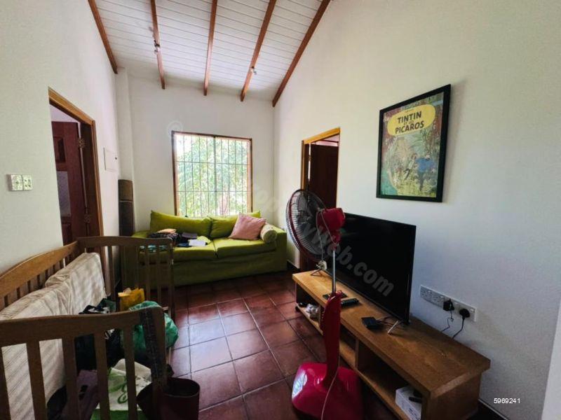 Living Room - House for rent in Thalawathugoda