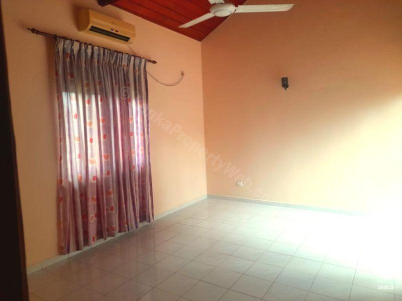 House for sale in Ja Ela