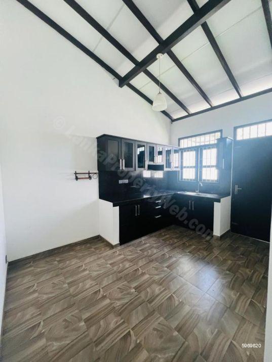 Kitchen - House for sale in Kesbewa