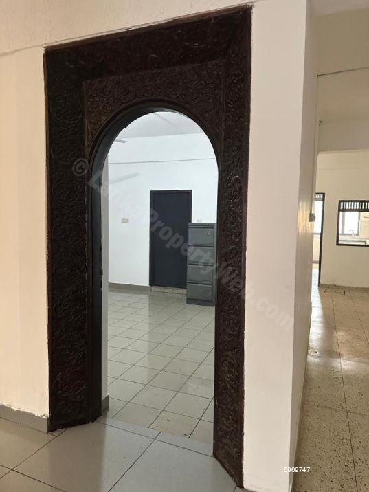 Commercial for sale in Colombo 13
