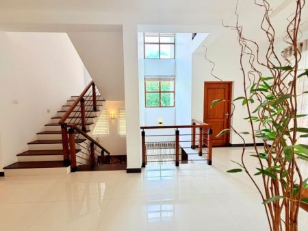 Living Room - Kotte – Beddagana 3-Storey Luxury House for Sale 