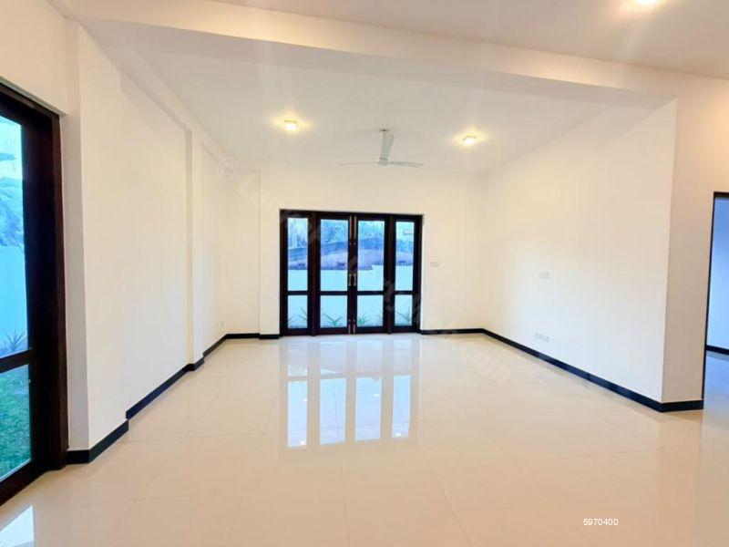 House for sale in Mount Lavinia