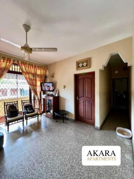Living Room - 3,600 sq ft Unfurnished House for Rent - HL56094