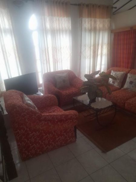 Living Room - 12,000 sq.ft Unfurnished House for Rent - HL55987
