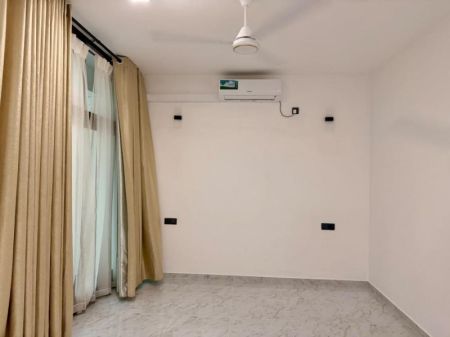 Bedroom - Spacious 4 Bedroom House for Sale at Pothuarawa Road, Malabe | LKR 75,000,000 (Negotiable) (EM093AC)